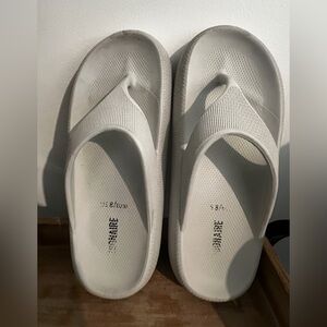 Women's Gray Flip Flops